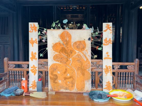A set of woodblock prints featuring “Phuc Tu Linh” was researched and restored by the “Reviving Chuon village traditional scroll making craft” project team